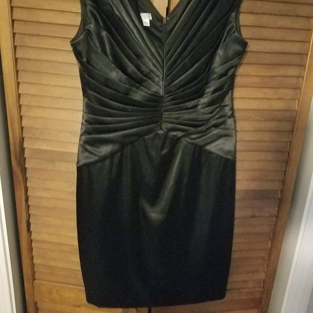 DRESS - Picture 2 of 3